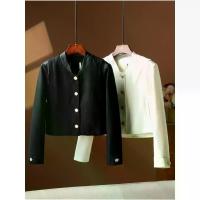 ราคา เสื้อแจ็คเก็ต สไตล์ชาแนล คอตั้ง กระดุมแถวเดียว สีพื้น กระเป๋าซีทรู เสื้อแจ็คเก็ตขนาดเล็ก สำหรับผู้หญิง ใหม่ในปี 2568 (1733180579432990143)