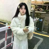 ราคา เสื้อแจ็คเก็ตผ้าฝ้ายลายจุดสำหรับผู้หญิง,วัสดุผ้าฝ้ายขนนก,สไตล์2025ฤดูหนาวมาใหม่,หนาและหลวม,พร้อมปกขนสัตว์,เสื้อโค้ทปักเป้าแจ๊กเก็ต แจ็คเก็ต แขนยาว (1732678625875691166)