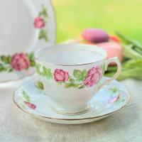 ราคา ชุด Trio Royal Vale Pink Rose Tea 7201 Cup Saucer Square Plate Bone China Made England แก้วกาแฟ แก้วชา (1733670381394101455)