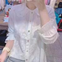 ราคา เสื้อเชิ้ตแฟชั่นสีขาว คอปกปีเตอร์แพน ลูกไม้กลวงออก กระดุม ผู้หญิง เสื้อเบลาส์ แขนกระดิ่ง สไตล์ยุโรป อินเทรนด์ 2026 (1734294243330655741)