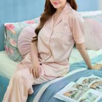 ราคา G&G ชุดนอน เสื้อแขนสั้นคอปก กางเกงขายาว ผ้าซาติน EN4S006 สีชมพูพีช (PI) (1731884028122727622)