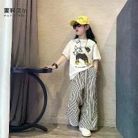 ราคา ชุดฤดูร้อนสำหรับเด็ก McKobell สองชิ้น สไตล์ลำลอง ดีไซน์การ์ตูน เสื้อยืดแขนสั้น สำหรับเด็กผู้หญิง กางเกงขากว้างลายทางแนวตั้ง อินเทรนด์ เครื่องแบบ ลูกเสือ ခ ါ း တ ိ ု အ င (1732052221531161718)