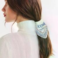 ราคา ห่วง ผม[EXCLUSIVE] iCONiC HEARTS SCRUNCHIE #20223 ยางรัดผม โดนัทมัดผม ผ้าไหม พิมพ์ลาย แต่งลูกไม้ ยางยืดมัดผมแฟขั่น ยางมัดผมน่ารัก โบว์ผม (1734153981901047297)