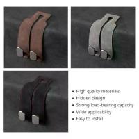 ราคา ตะขอแบบ 2 ใน 1 สำหรับหัวเข็มขัดเบาะหลังรถยนต์ คลิปแขวนอเนกประสงค์ ตะขอหนังและโลหะคู่สำหรับจัดเก็บของในรถ โทรศัพท์ และกระเป๋า ติดตั้งง่าย แข็งแรงทนทานสำหรับการเดินทางประจำวัน เหมาะสำหรับรถครอบครัว (173