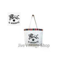 ราคา IL BISONTE กระเป๋าผ้าแคนวาส tote bag พิมพ์ลายโลโก้แบรนด์ แต่งขอบสีสวย ใส่หนังสือ / a4 ได้ มือสองสภาพดีจากตุ้ญี่ปุ่น (1733383886475724566)
