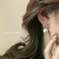 ราคา ต่างหูรุ่นCe06 pearl ตัวทับฝังเพชรห้อยมุกไซต์กำลังสวยพอดีค่ะก้านเงินแท้ ตัวเรือนสีทองอ่อนหวานๆค่ะ คําแนะนําการขายที่ร้อนแรงในเดือนนี้ (1732360017891198102)