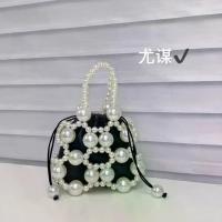 ราคา Hot selling transparent silver metallic hand-knitted pearl clutch bag. (1733985037096093142)
