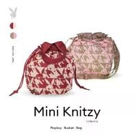 ราคา PB:รุ่น Mini Knitzy Bucket Bag(O) กระเป๋าสะพายข้างไหมพรมผู้หญิง รหัส ST-BS254PB145 ดีไซน์ทรงขนมจีบ รูดขยายออกได้ ไหมพรมถักลายโลโก้ชิโนริ มี 2 สี Cherry Popcorn และ Dusty Bunny (1732925492108232294)