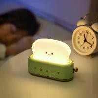ราคา โคมไฟ LED ลายขนมปังน่ารัก ชาร์จผ่าน USB ปรับความสว่างได้ โคมไฟบรรยากาศ เหมาะสำหรับเด็กและทารก ตั้งเวลา ปลุกนอน ใช้บนโต๊ะข้างเตียง (1734014258555159852)