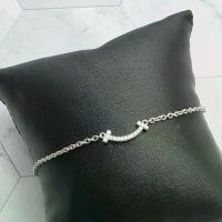 ราคา สร้อยข้อมือ T Smile ทองคำขาว 18K เพชรแท้ (1733083839558354833)