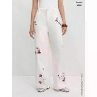 ราคา Pomelo. x Moomin กางเกงยีนส์ทรงขาบานปักลาย / Pomelo. x Moomin Embroidered Wide-Leg Jeans (1733913701263508571)
