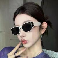 ราคา แว่นกันแดด ดีไซน์หน้าจอโค้งคุณภาพสูง สไตล์เรโทร ตาแมว กรอบสีขาว สำหรับผู้หญิง กันยูวี เหมาะสำหรับหน้ากลมและสี่เหลี่ยม แว่นกันแดด (1734335881051735118)