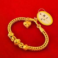 ราคา สร้อยข้อมือ ลายเบ้นซ์คั่นเม็ดกลมมีนา ห้อยจี้หัวใจ น้ำหนัก 1 บาท (1733391387709114272)