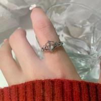 ราคา Fleeing Princess Ring Crown Ring Luxurious Light High-end Feeling Adjustable Open Ring Best Friend Birthday Gift (1734176336951216091)