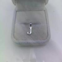 ราคา หรูหราเบาบาง Silver thai Jewelry จี้เงินแท้ ตัวอักษร J ประดับด้วย CZ/ silver pendant, letter J decorated with CZ. คู่รัก (1734431017075771153)