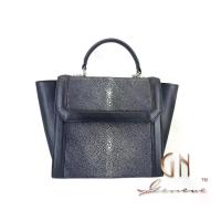 ราคา GN Geneve Polished Stingray Handbag - Cross body / กระเป๋าถือ/สะพาย หนังปลากระเบนแท้ (1731366040808032255)