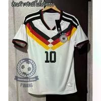 ราคา MAN'S CLOTHING SHOOOPใหม่ล่าสุด! ทีมชาติเยอรมัน!!! บอลโลก 2026 อินทรีเหล็ก เสื้อฟุตบอลทีมชาติเยอรมัน ทีมเหย้าเกรดPlayer สีขาว สกรีนชื่อนักเตะได้ เนื้อผ้าพรีเมี่ยมทอพิเศษ โลโก้งาน (1733707282445862380)