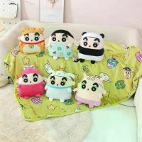 ราคา ส่งฟรี. หมอนผ้าห่มชินจัง ตุ๊กตา 6 แบบ น่ารักทุกแบบ ผ้าด้านในเนื้อนุ่ม ลายน่ารัก (1731415001447958508)