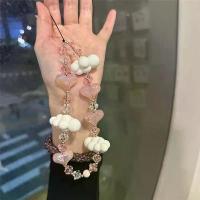 ราคา สายคล้องโทรศัพท์รูปหัวใจสีชมพูสไตล์น่ารัก สายรัดข้อมือ ลูกปัด สายห้อย สร้อยข้อมือ พวงกุญแจสำหรับกล้องผู้หญิง สายคล้อง (1734379579882636503)