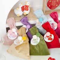 ราคา กระเป๋าข้อมืองานแต่งงาน กระเป๋าขนมหวาน กระเป๋าผ้ากำมะหยี่งานแต่งงาน ของขวัญสุดหรู บรรจุภัณฑ์กล่องขนมหวาน กล่องขนมหวาน กล่องของขวัญ (1734128495800715019)