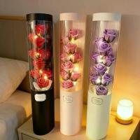 ราคา ถ้วยอุ้มดอกสบู่ 38 บุคเก็ตดอกไม้เทศกาลสตรีสากล ดอกกุหลาบ ดอกกุหลาบเทียม ดอกไม้ชั่วอายุ ฟรีไซด์ กุลยุค ของขวัญวันวาเลนไทน์ ดอก กุหลาบ ริบบิ้น (1734311890624939371)