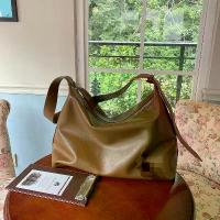 ราคา กระเป๋าใบใหญ่สะพายไหล่ กระเป๋าสำหรับผู้หญิง ทำจาก PU หนังนิ่ม จุของได้เยอะ มี 3 สี ดำ น้ำตาล เทา (1732961691103037158)
