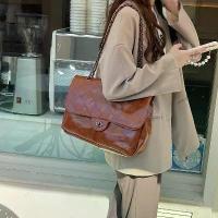 ราคา ผู้ที่เดินทางเพื่องาน, ฮอตมาก, กระเป๋าสะพายไหล่สายโซ่หนัง รุ่น Vi191 หนังPUนิ่ม มันเงา สายโซ่ ใบใหญ่ จุของได้เยอะ 3สี (ดำ/น้ำตาล/ครีม) สิ่งที่สาวหวานต้องมี, สไตล์การเดินทาง, (1733537419255776438)
