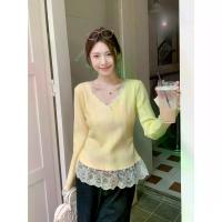 ราคา Women's Fall Korea Style Yellow Lace Trim V-Neck Knit Slim Fit Top (1734104311189833360)