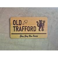 ราคา ป้ายไม้แกะสลัก Old Trafford แมนเชสเตอร์ ยูไนเต็ด - Glory Glory Man United ป้ายแต่งบ้าน แฟนบอลปีศาจแดง งานเลเซอร์ไม้แท้ (1734428978076091812)