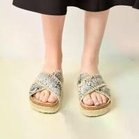 ราคา [จัดส่งทันที] Cali Sandals รองเท้าแตะรุ่น Cali รองเท้าแตะแบบสายไขว้ (1733781573924063202)