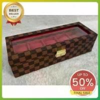 ราคา กล่องใส่นาฬิกา5เรือนลายตาราง เครื่องประดับ อัญมณี พระเครื่อง เหรียญต่างๆให้เปนระเบียบหาง่าย หยิบจับสะดวก ดูแลรักษาง่ายไม่ยุ่งยาก และยังทำให้ของที่ท่านรักดูใหม่อยู่เสมอ (1731984801693140805)