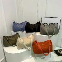 ราคา พร้อมส่งจากไทย Uniqlo Round shoulder bagกระเป๋าสะพายข้าง กระเป๋าผ้าแคนวาส สําหรับผู้หญิง 6สี high quality wonderful story กระเป๋าผ้าสะพายข้างสะพายไหล่ ผ้าแคนวาสสำหรับผุ้หญิงสไตล์เกาหลี (17322789361430