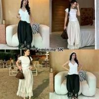 ราคา Feminine 5k พร้อมส่ง Honey Long pants กางเกงขายาวทรงกระบอกปลายขาจั๊มเล็กน้อยตกแต่งปลายขาด้วยลูกไม้บางเบา สบาย (1732762422397142773)