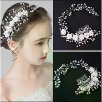 ราคา Bridal Hair Comb with White Floral Handmade Beaded Hair Accessory Wedding Accessories Stage Performance Children's Floral Headpiece (1733203773855925829)