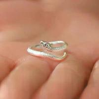 ราคา แหวนงู New Spirit แหวนหางงูสำหรับผู้ชายและผู้หญิง แหวนนิ้วชี้งูขนาดเล็ก แหวนปรับขนาดได้ (1733171093808055409)
