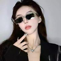ราคา Xiaohongshu - แว่นกันแดดทรงเว้าย้อนยุคสำหรับผู้หญิง แฟชั่น อินเทรนด์ สไตล์ Ins บุคลิกภาพ ฮิปฮอป กรอบโลหะ อินเทอร์เน็ต คนดัง สตรีท การถ่ายภาพ Super A สำหรับผู้ชาย (1733622811704001617)