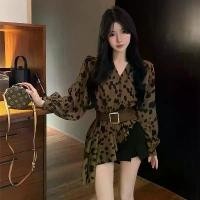 ราคา Retro leopard print long sleeve shirt for women summer new style niche loose waist shirt design temperament blouse belt (1733863465229125533)