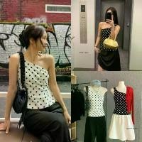 ราคา ส่งด่วน . 6875 เสื้อปาดไหล่ ผ้าลายจุด ทรงเข้ารูป เนื้อผ้าดีไซน์สวย กล้าม สาว อวบ เสื้อโอเวอร์ไซต์ หรู หรา เสื้อชีฟอง คอสีป้ายสมอคหลัง ยก กระสอบ แขน ยาว ยูนิโคล่ หญิง (1733495005624239321)