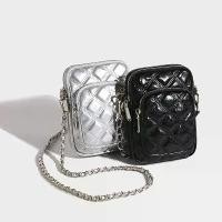 ราคา กระเป๋าสะพายโซ่แบบใหม่สำหรับผู้หญิง สไตล์เกาหลี แฟชั่น กระเป๋าสะพายข้างขนาดเล็ก กระเป๋าโทรศัพท์ กระเป๋าสะพายจิน shoulder bag พราด้า กระเป๋า lovegood กะยา นอนา saint laurentพี่คริ (1734096174349452735)
