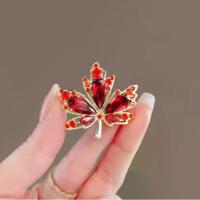 ราคา Suit Artistic Brooch for Women Luxurious High-end Crystal Maple Leaf Collar Pin Accessory New Elegant Coat Brooch Pin (1733140639764153445)