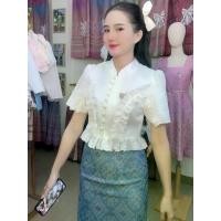 ราคา F165เสื้อครอปคอจีนผ้าไหมลาวแต่งระบายปักฉลุอัดกาวให้ทั้งตัวมีสีงาผ้าถุงสำเร็จผ้าทอลายสีชมพูอมม่วงอัดกกาวทั้งตัว#ชุดไทยประยุกต์ #ชุดไทย #ชุดไทยราคาถูก (1732733722027001322)