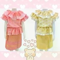ราคา ชุดไทย ร.7 ชุดไทยลูกไม้ เด็กหญิง คอระบายกระโปรงป้ายข้างผ้าไทย (1731714623417779975)