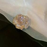 ราคา เข็มกลัดดอกคาเมลเลียสีดำ งานหรูเรียบ ใช้ติดเสื้อทำงาน–ชุดไทย (1733317076772750669)