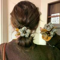 ราคา Vintage Yarn Flower Bow Hair Tie for Women, Autumn and Winter Bun Hair Rope, Elegant Lazy Style Hair Accessory (1734193354241246227)