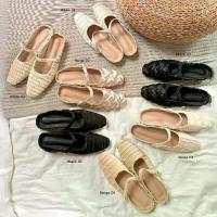 ราคา พร้อมส่ง LOOK AT WE - Peanut รองเท้าส้นสวม ส้นแบน เปิดส้น (1733072376558618139)