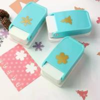 ราคา หมัดสร้างสรรค์ หลายรูปแบบ ที่เจาะกระดาษ กระดาษทำมือ ทำการ์ด DIY ชุดเครื่องมือทำจากกระดาษ DIY ตกแต่ง ที่เจาะกระดาษ ชุดเครื่องมือทำสมุดภาพ ทำการ์ด (1734578115800827209)