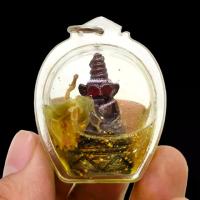 ราคา พุทธอุปกรณ์ ไทยพุทธศาสนา พญางั่งตาแดงสายมนต์ดําเขมร แช่น้ำมันว่าน พร้อมลูกเต๋านำโชค สายเสี่ยงโชคห้ามพลาด มีไว้บูชาขอพรได้ดั่งหวัง ให้โชคก้อนโต พระปทม meditation (1732830880006309623)