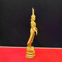 ราคา พระปทม พระពុท្ធ สมเด็จองค์ปฐม ทรงเครื่องจักรพรรดิเปล่งฉัพพรรณรังสี ปางเปิดโลก วัดท่าซุง งานเรซิ่น สีทอง กว้าง 1 นิ้ว สูง 14 ซม พระปทม meditation (1733853608709751867)