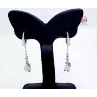 ราคา Huggie Hoop Earrings with Charms ต่างหูระย้าห้อยเพชรกระจุก (1734411421518824973)