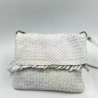 ราคา กระเป๋า crossbody หนังแท้สีขาว งานสานทั้งใบ (1735321834499507341)
